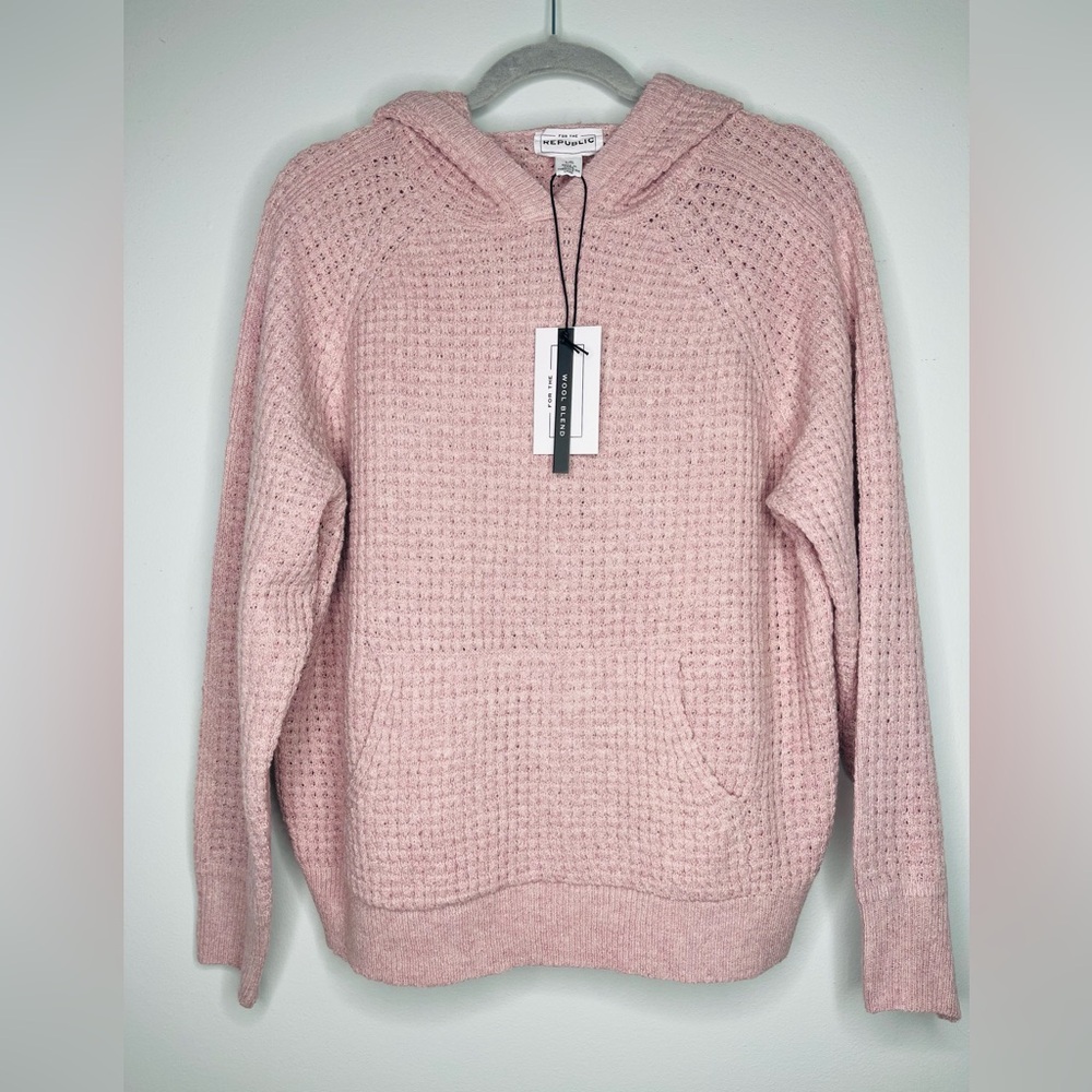 FOR THE REPUBLIC
Blush pink waffle hoodie long sleeve
Size: LARGE